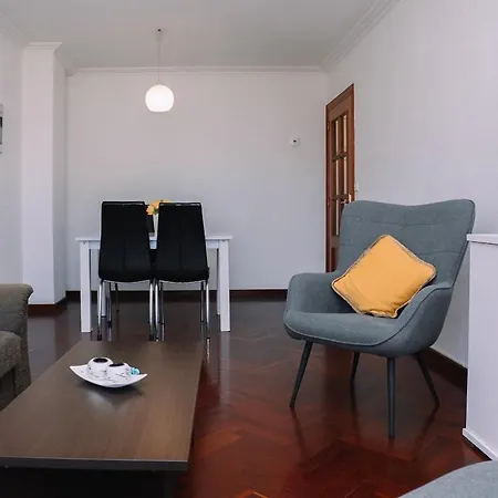 Διαμέρισμα Luminoso Y Comodo Con Parking By *